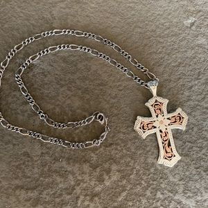 MONTANA SILVERSMITH CROSS NECKLACE